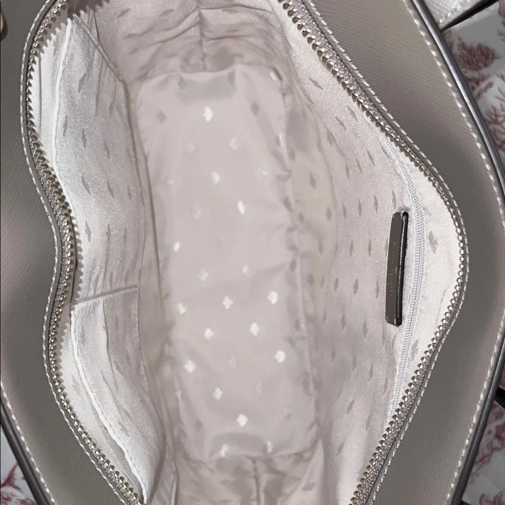 Kate Spade saffiano tote - Picture 4 of 5